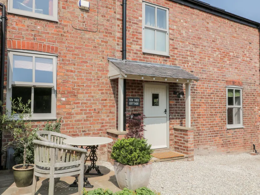 Yew Tree Cottage - Image 1