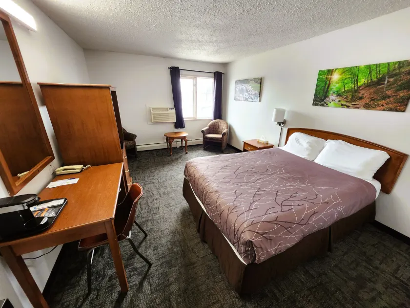 Riviera Motor Inn - Image 1