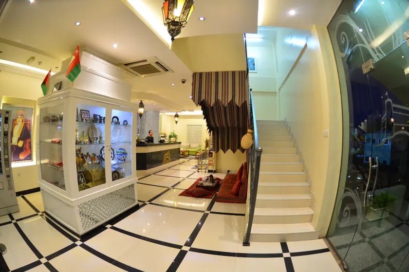 Husin Al Khaleej Hotel Apartment - Image 1