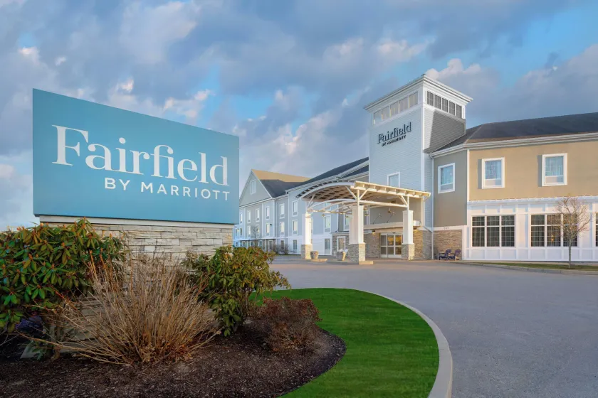 Fairfield Inn & Suites by Marriott Cape Cod Hyannis - Image 1