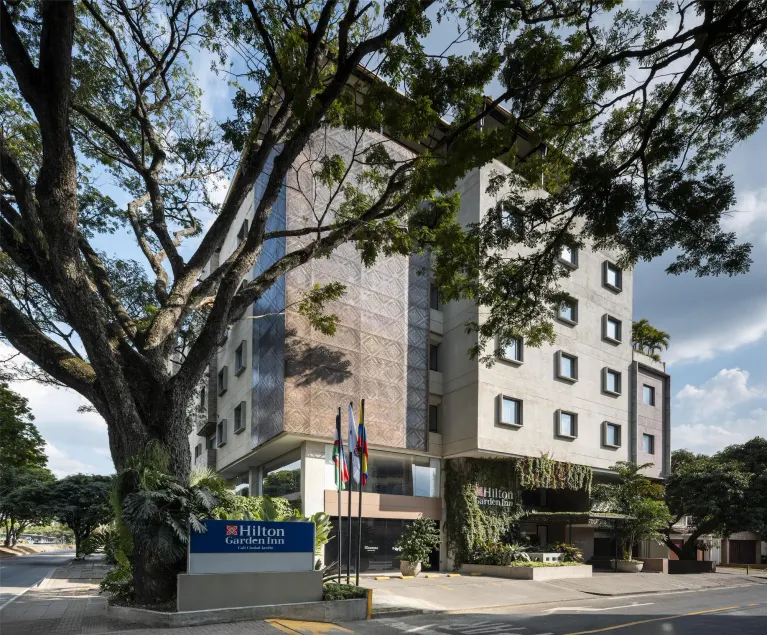 Hilton Garden Inn Cali Ciudad Jardin - Image 1