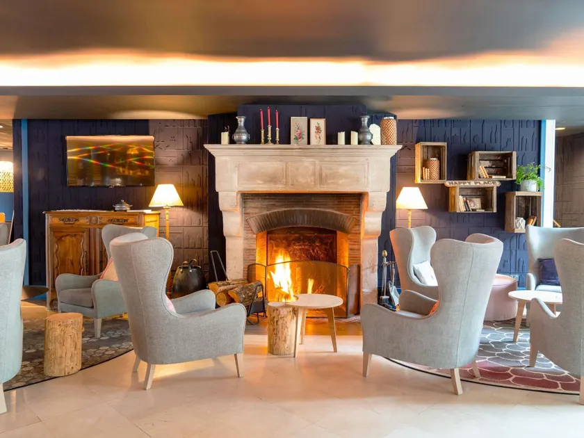 Mercure Royal Fontainebleau - Image 1