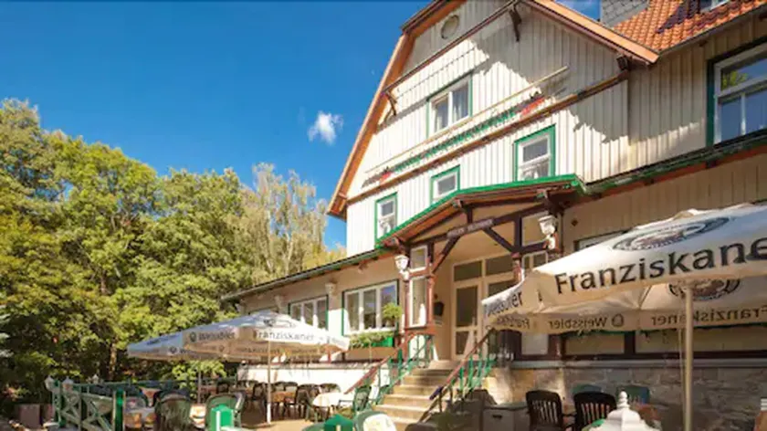Hotel Garni am Schlosspark - Image 1
