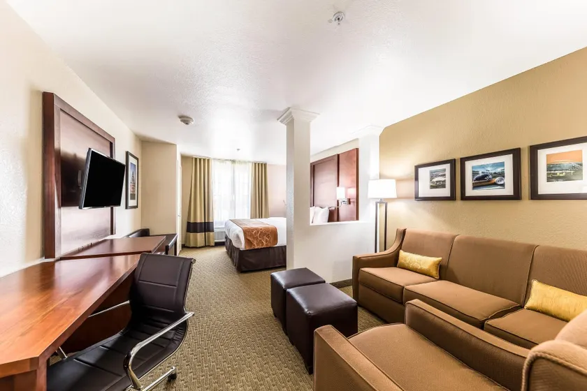 Comfort Suites Grand Prairie - Arlington North - Image 1