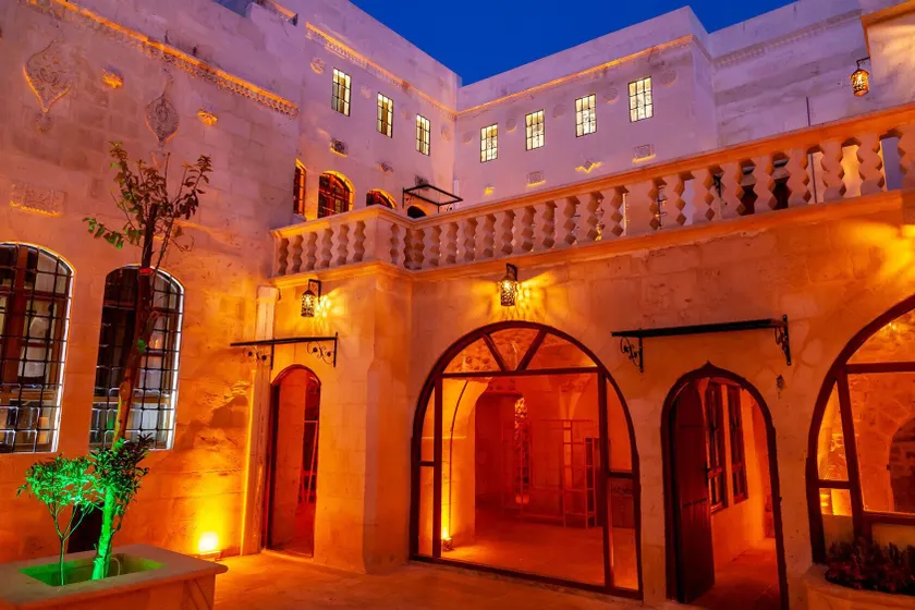 Reji Boutique Hotel - Image 1