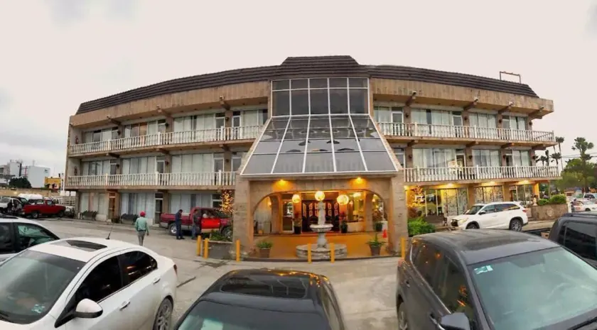 HOTEL PLAZA RIVIERA - Image 1