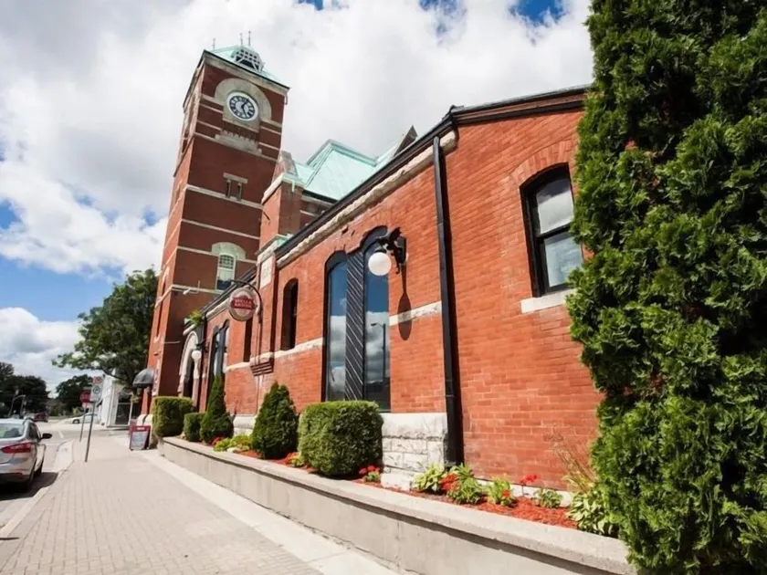 Clocktower Inn - Image 1