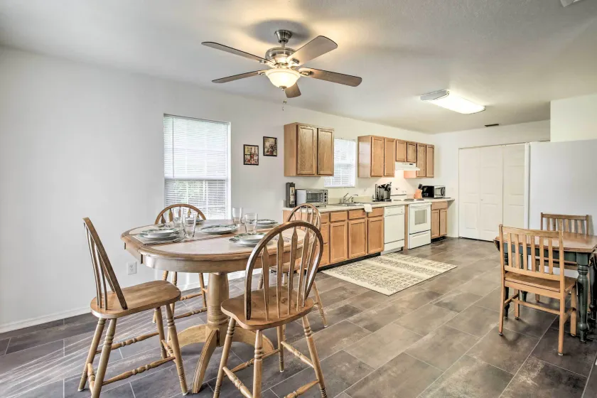 Home w/ Yard: 1 Mi to Indian Rocks Beach & Golf - Interior