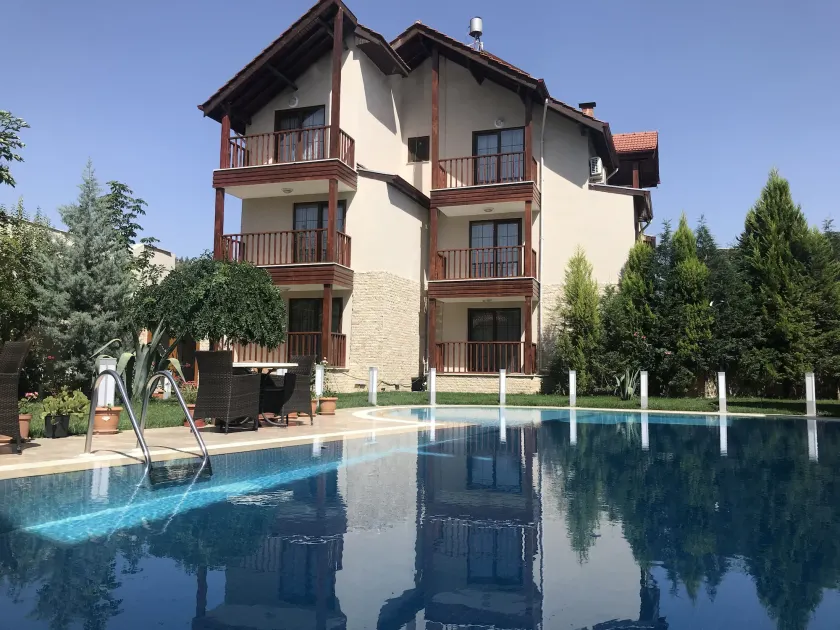 Venus Hotel - Image 1