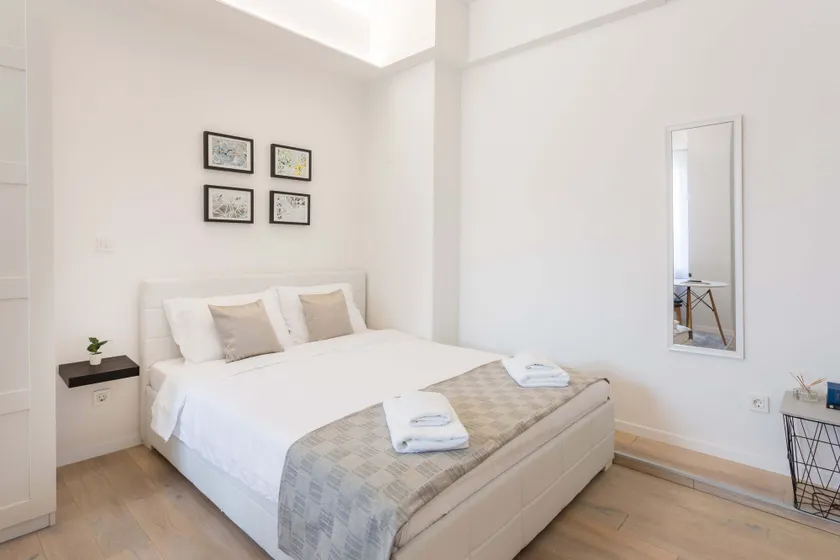 Bright and Modern Main Square Studio - Image 1