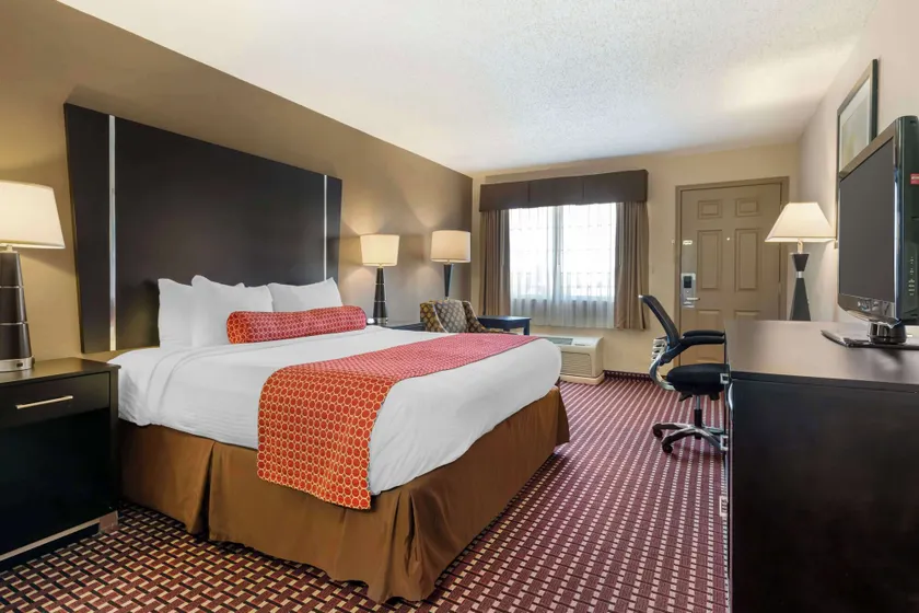Best Western Van Buren Inn - Image 1