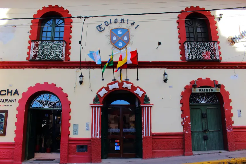 Colonial Plaza Hotel - Image 1