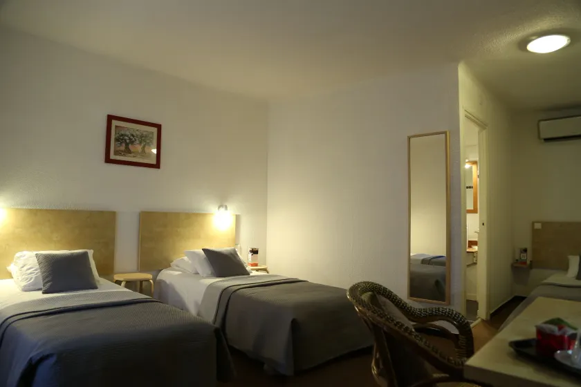Hôtel Concorde - Image 1