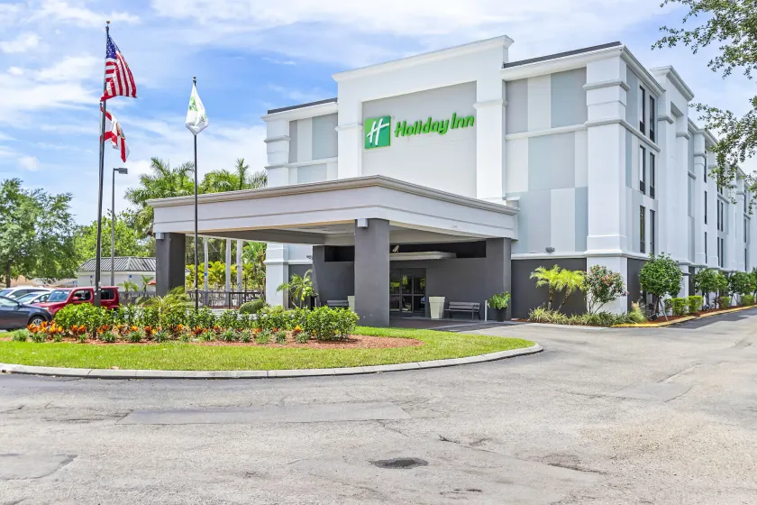 Holiday Inn - St. Petersburg West by IHG - Image 1