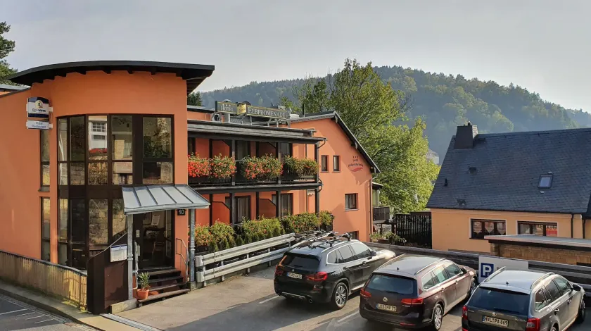 Hotel Elbpromenade - Image 1
