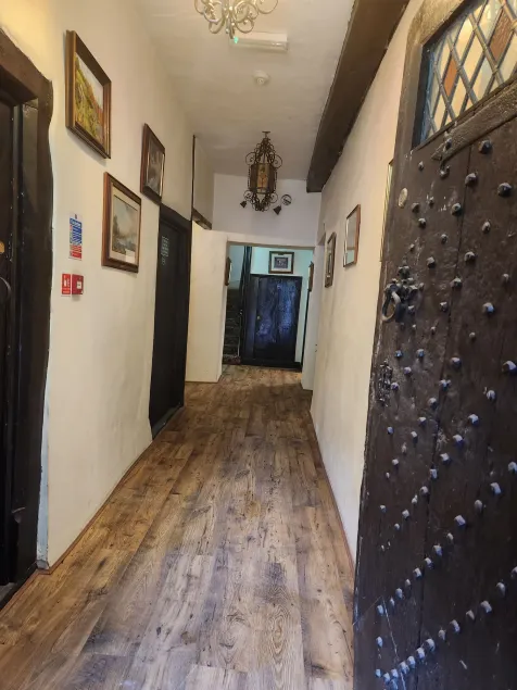 Langley Inn - Entrada interior
