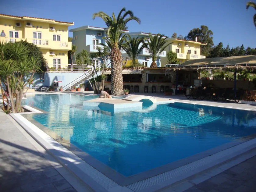 Meraki Apartments and Studios - Image 1