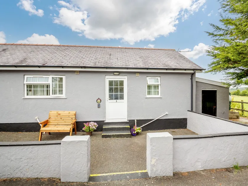3 Black Horse Cottages - Image 1