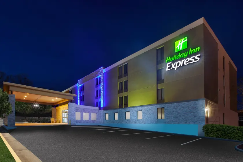 Holiday Inn Express Fairfax-Arlington Boulevard by IHG - Image 1
