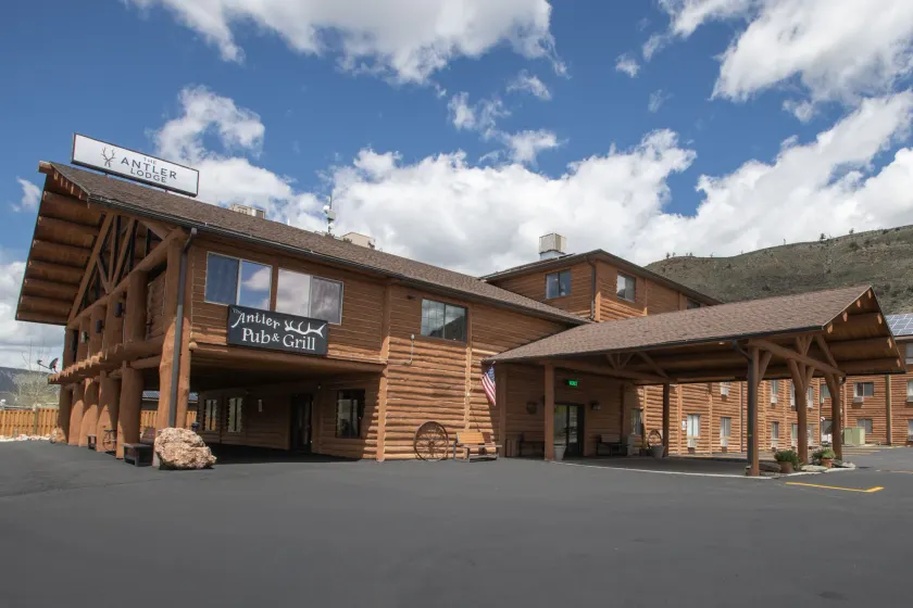 The Antler Lodge - Gardiner - Image 1