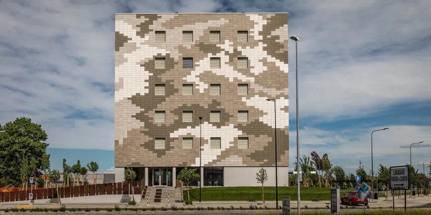 Hotel The Cube - Image 1