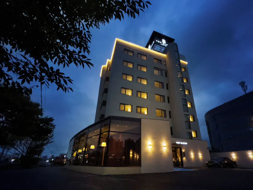 Top Cloud Hotel Gunsan - Image 1