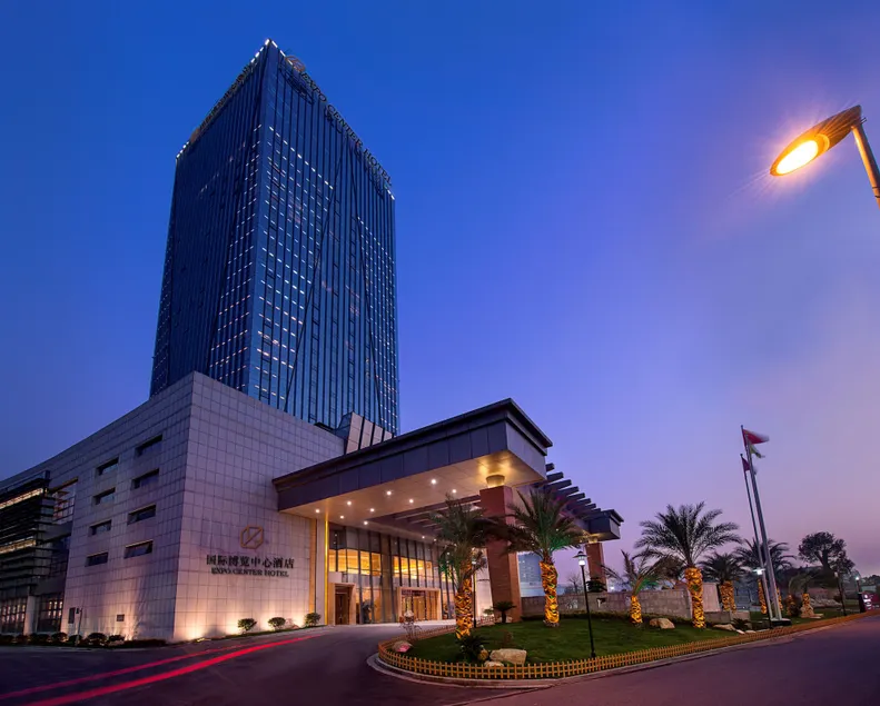 Expo Center Hotel - Free Shuttle Bus & Late Check-out - Image 1