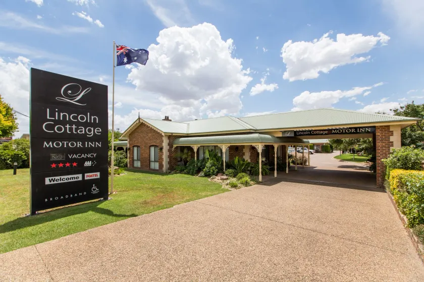 Lincoln Cottage Motor Inn - Image 1