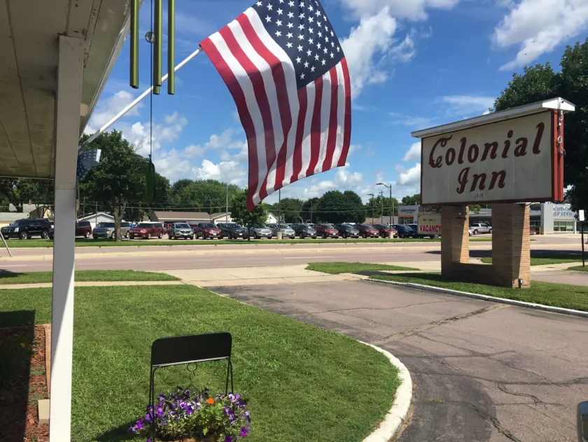 Colonial Inn Extended Stay by OYO New Ulm - Image 1