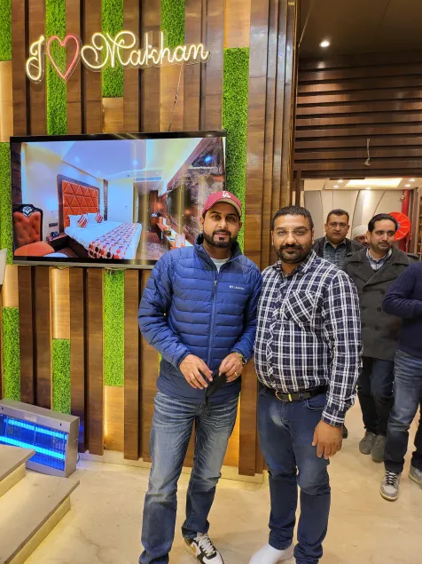 Hotel Makhan Residency - Image 1