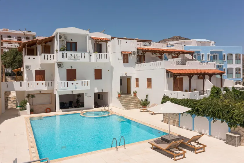 Adonis Hotel - Image 1