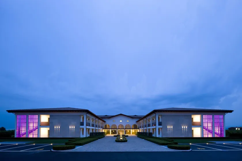 Viola Mhotel - Image 1