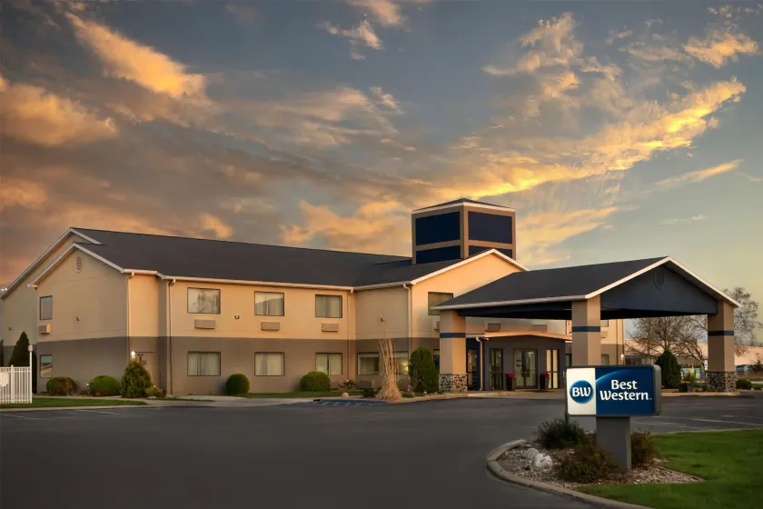 Best Western Brookfield - Image 1