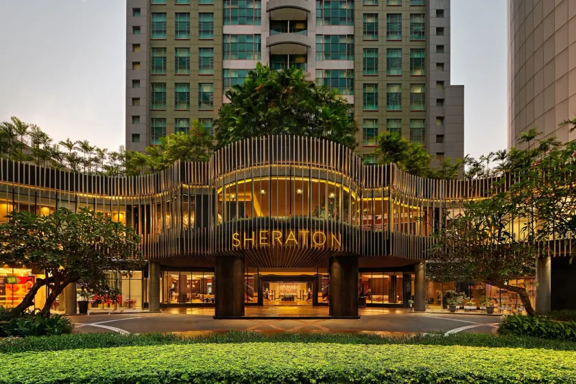 Sheraton Surabaya Hotel & Towers - Image 1