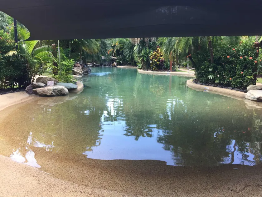 Cairns Golf Course Apartment - Image 1