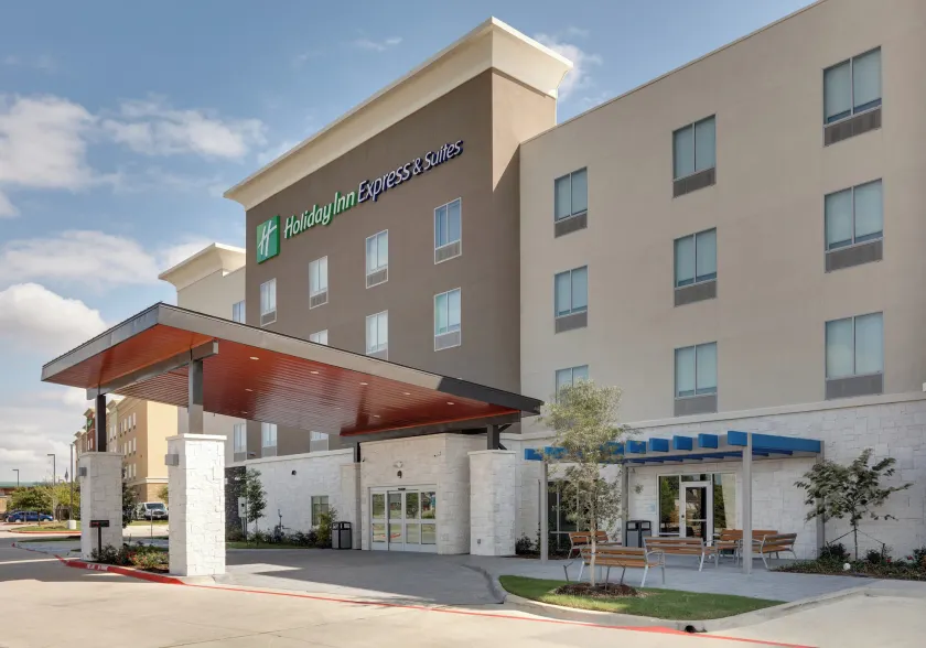 Holiday Inn Express & Suites - Plano - The Colony by IHG - Image 1