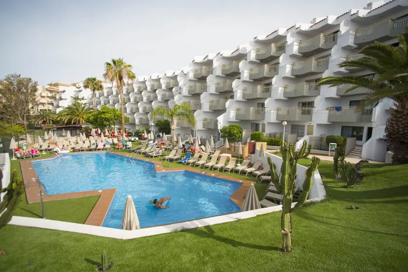 Playaolid Suites & Apartments - Image 1