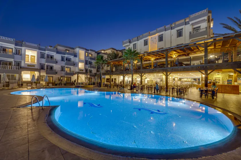 Smart Holiday Hotel & Suites -All Inclusive - Image 1