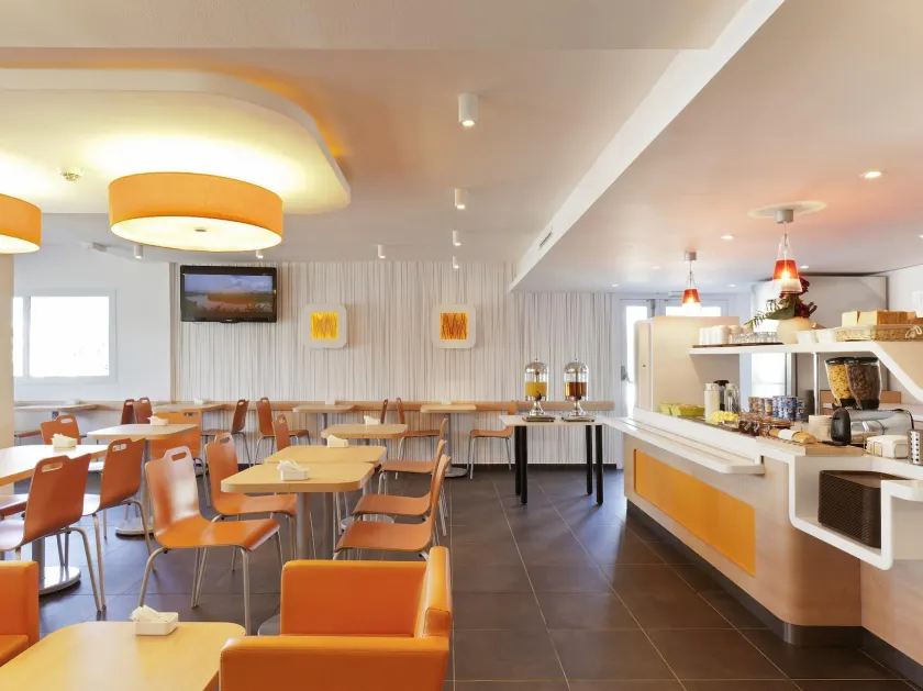 ibis Budget Gennevilliers Asnières - Rénové en 2025 - Image 1