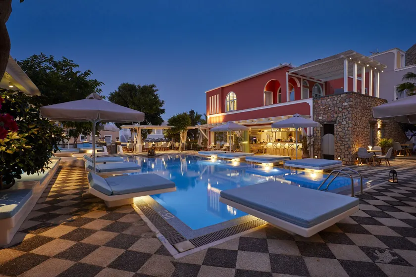 Blue Sea Hotel - Image 1