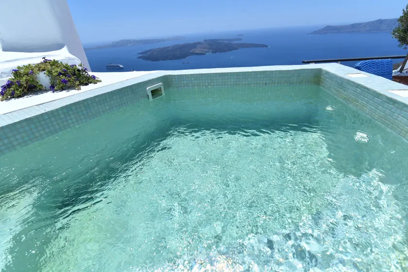 Maria Paradeiso Resorts - Image 1