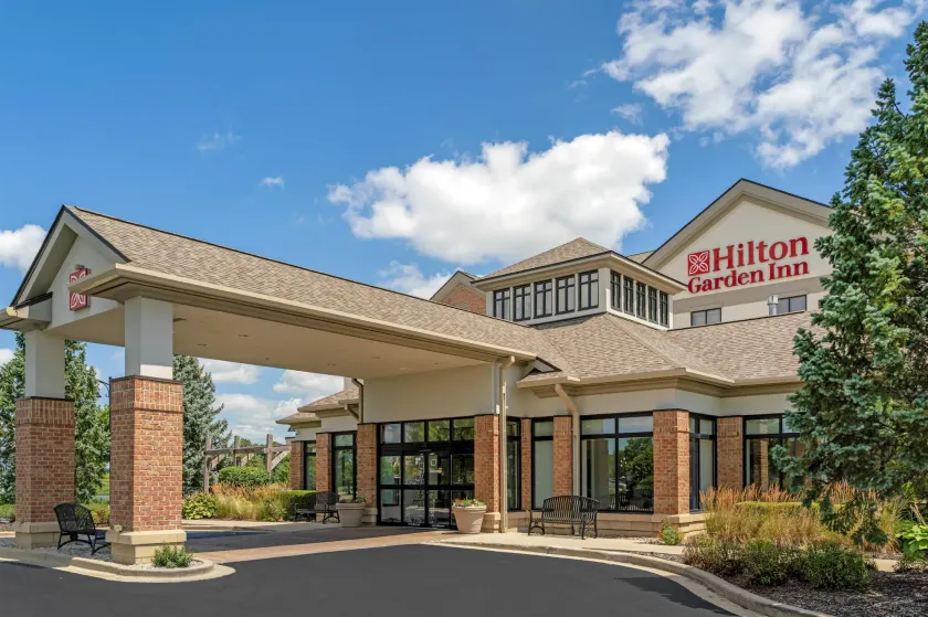 Hilton Garden Inn Oconomowoc - Image 1