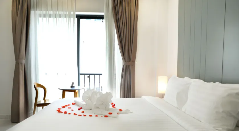 Fide Hotel - Image 1