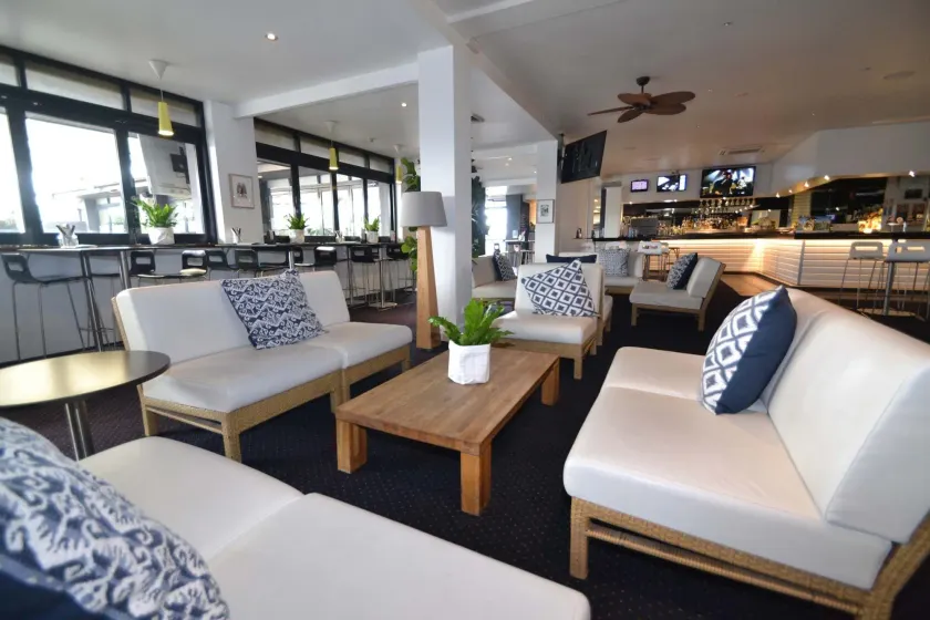 Crossroads Hotel - Image 1