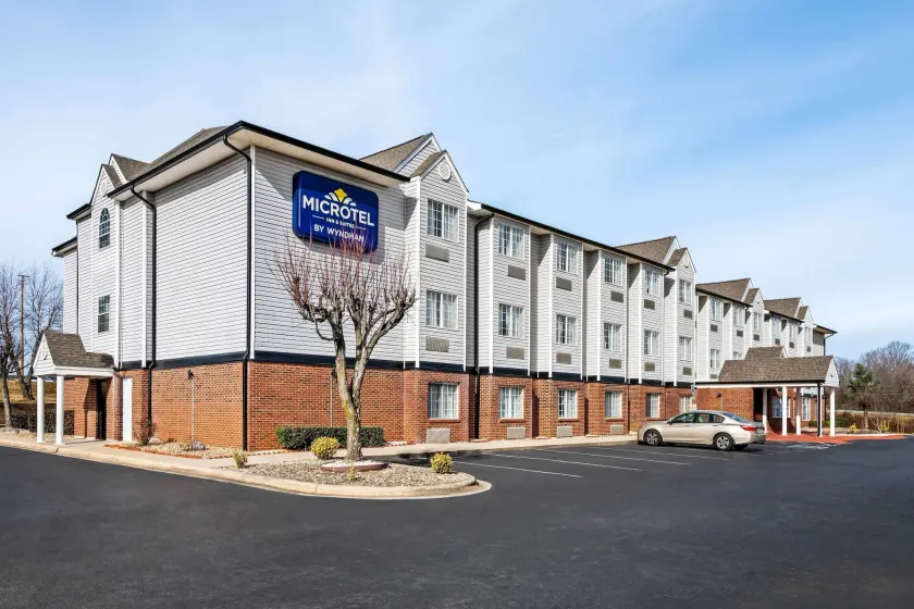 Microtel Inn & Suites by Wyndham Statesville - Image 1