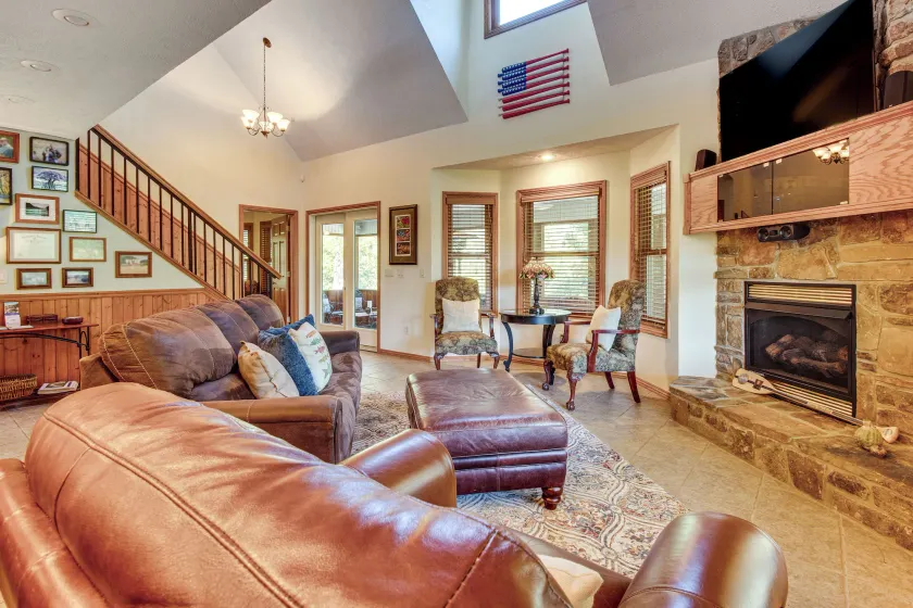 'TroutFest' Riverfront Norfork Home, Great Fishing - Image 1