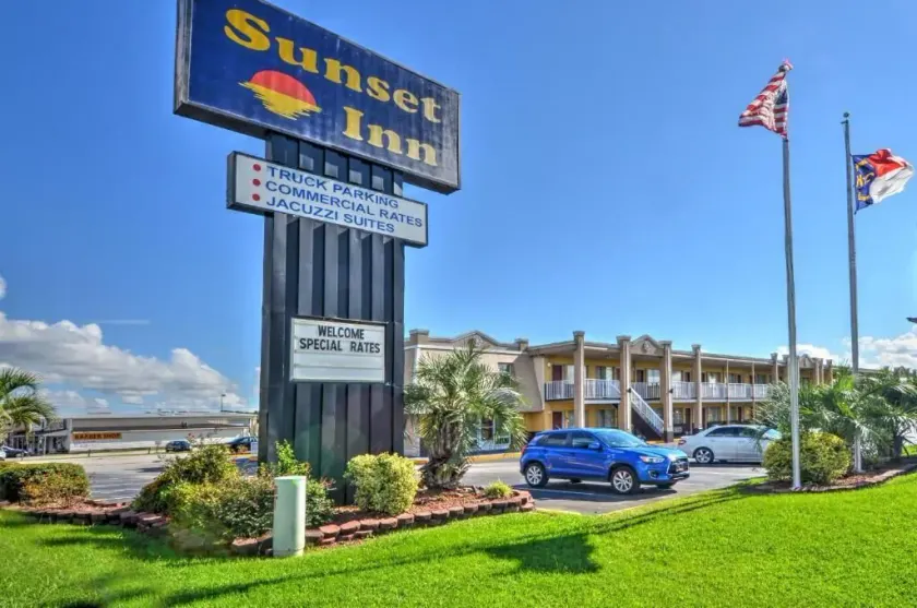 Sunset Inn - Image 1