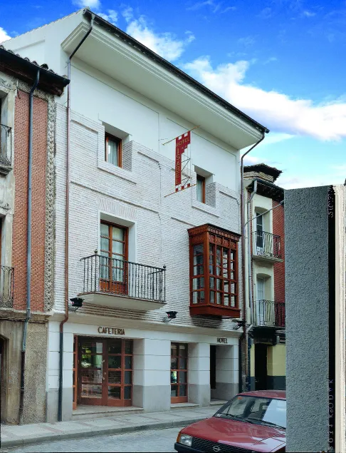 Hotel Isabel - Image 1