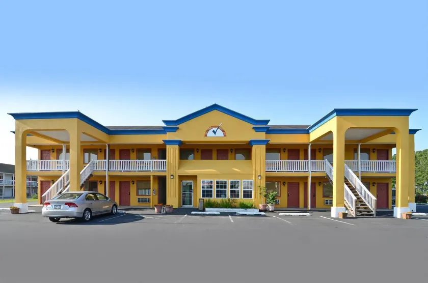 Americas Best Value Inn-Princess Anne - Image 1