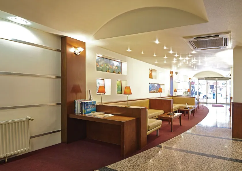 Arma Hotel - Image 1